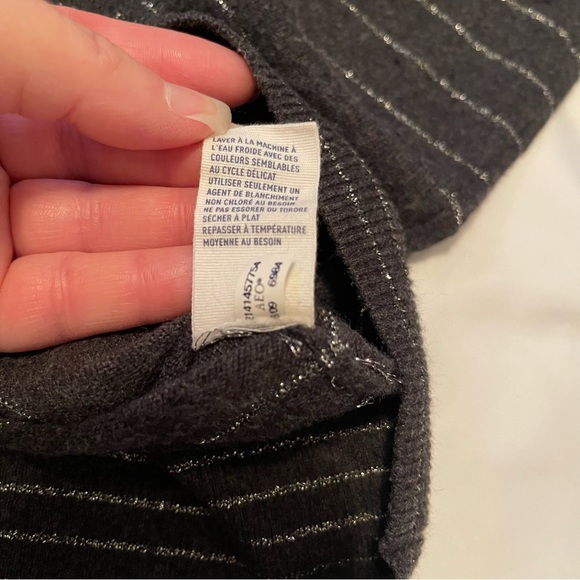 American Eagle Outfitters Women’s Cardigan Grey Silver Stripe Medium - Picture 6 of 8